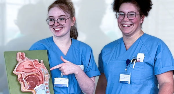 Portrait von zwei Logopädinnen