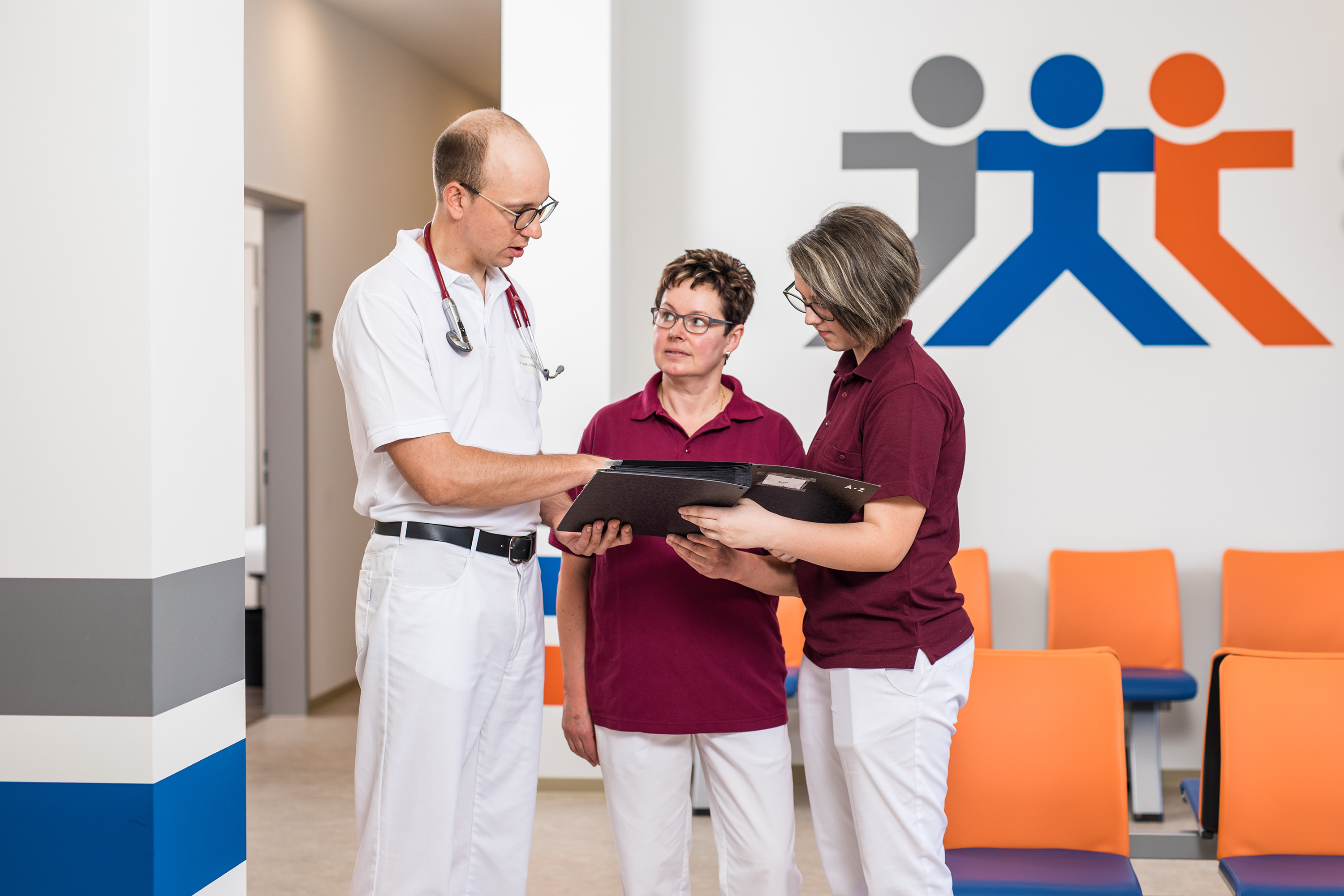 Dr. med. Jürgen Rietzschel und sein Praxisteam