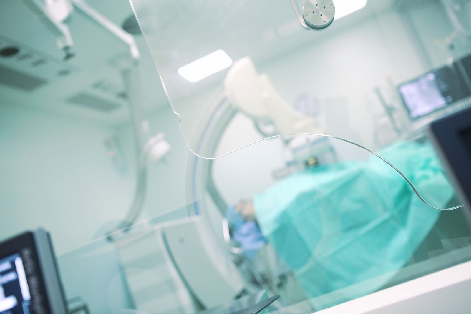 Symbolbild des Herzkatheterlabor; Patient auf Liege