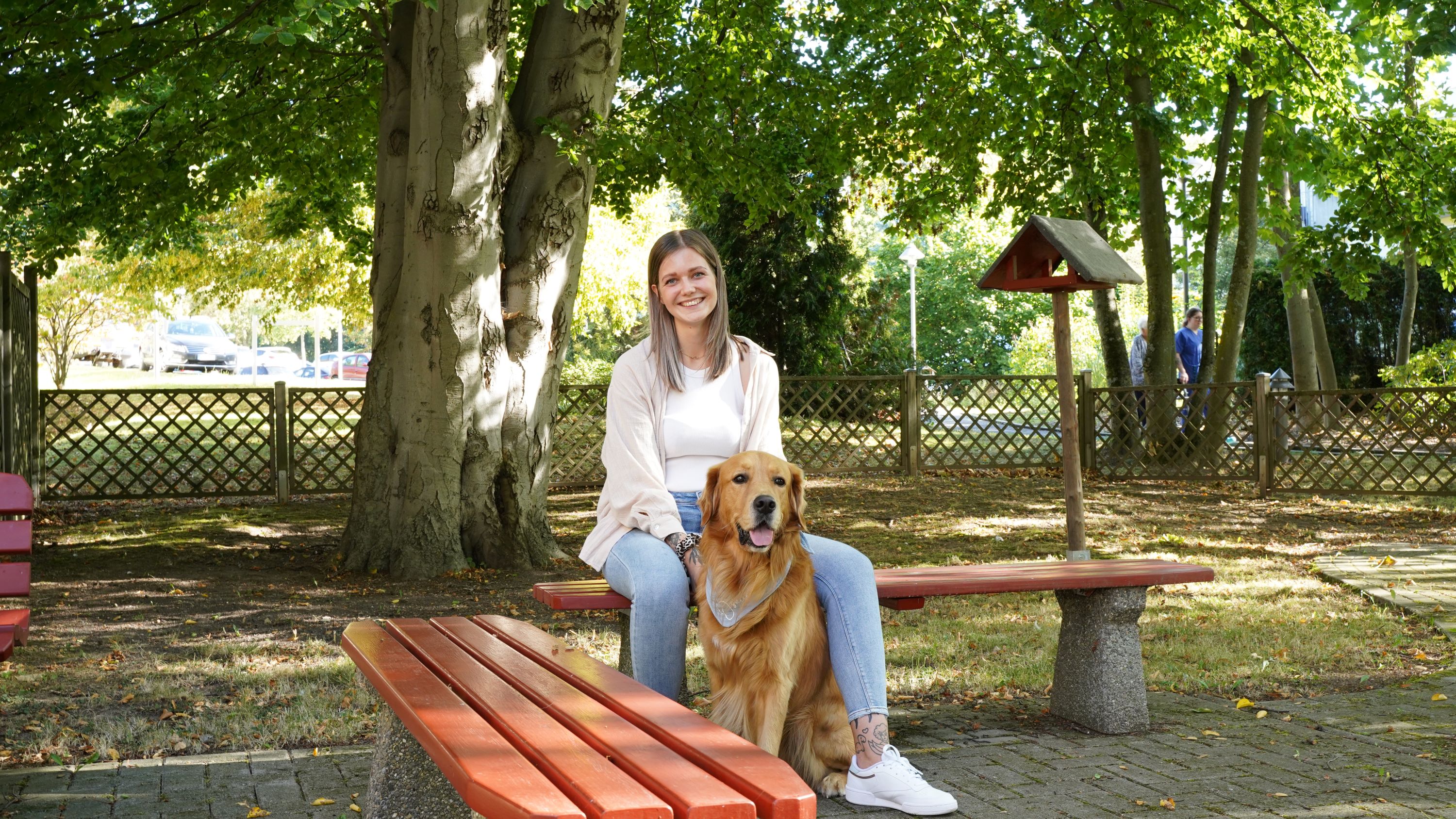 Ergotherapeutin mit Hund